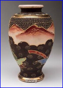 Japanese Satsuma Gilded Vase, Mid 20th Century 6 slip decoration Ceramic